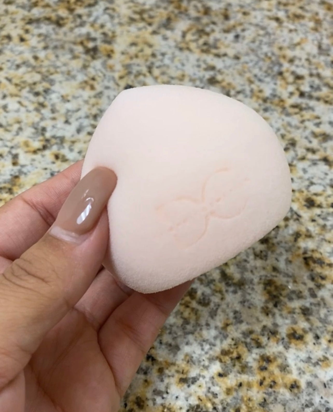 MOCHI BLENDING SPONGE